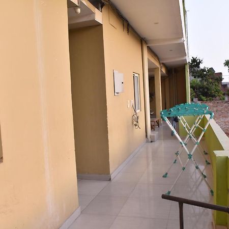Hotel International & Restaurant Amethi Luaran gambar