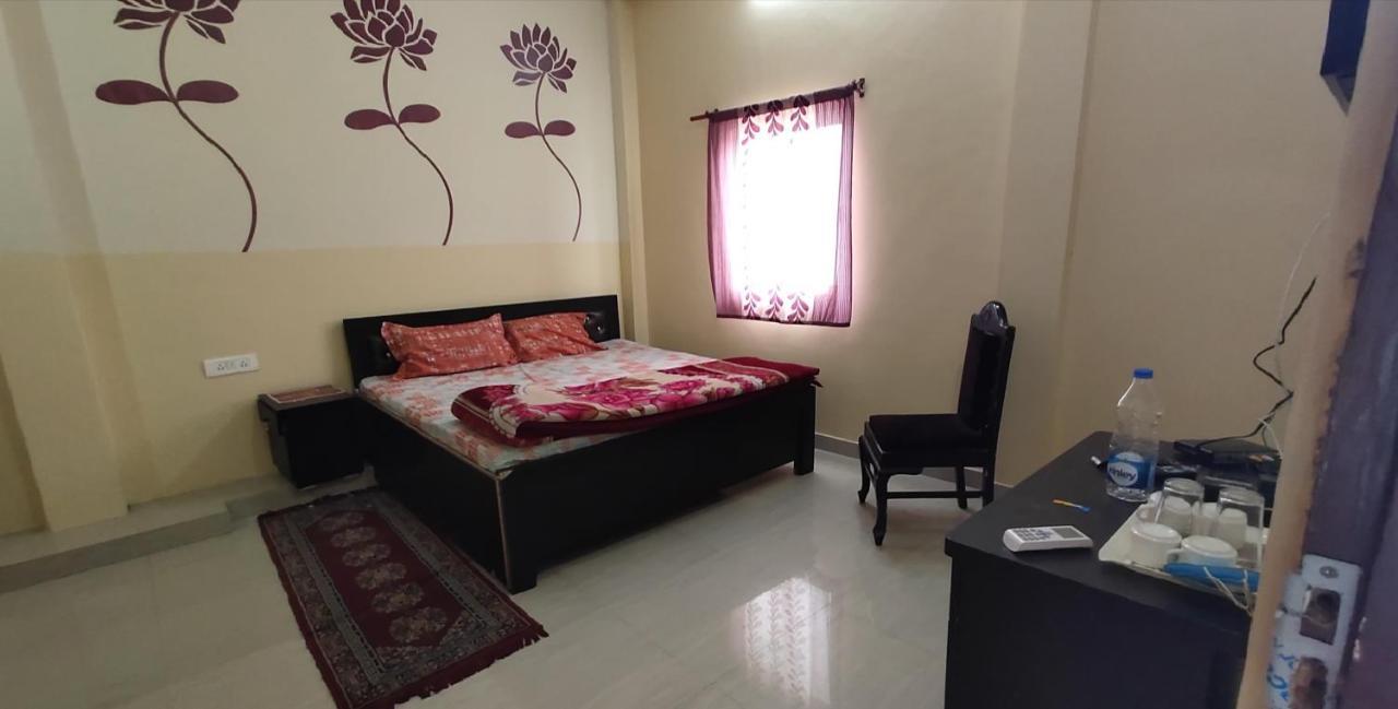 Hotel International & Restaurant Amethi Luaran gambar